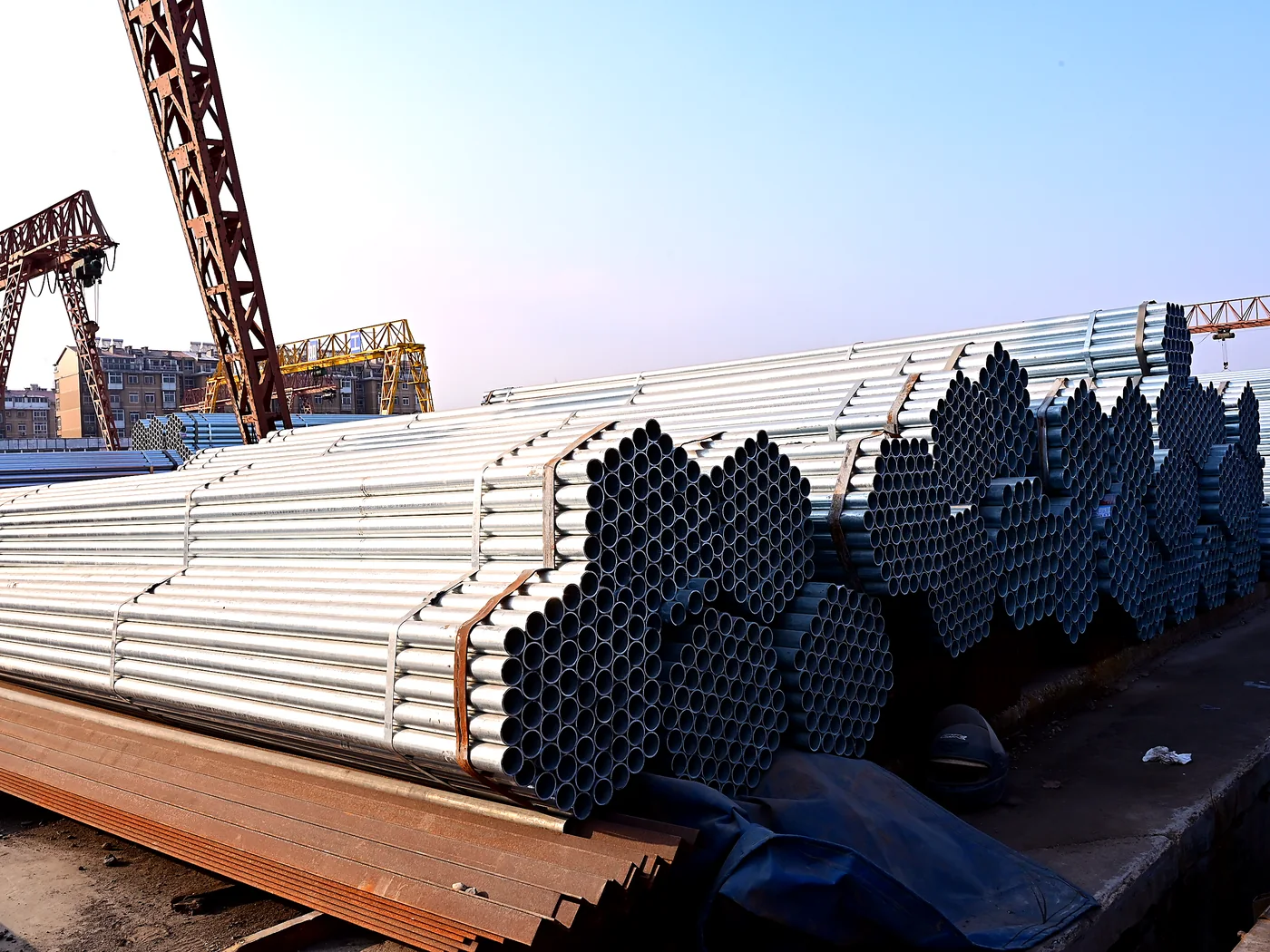 Hot-Dip Galvanized Seamless Steel Pipe - production and quality control