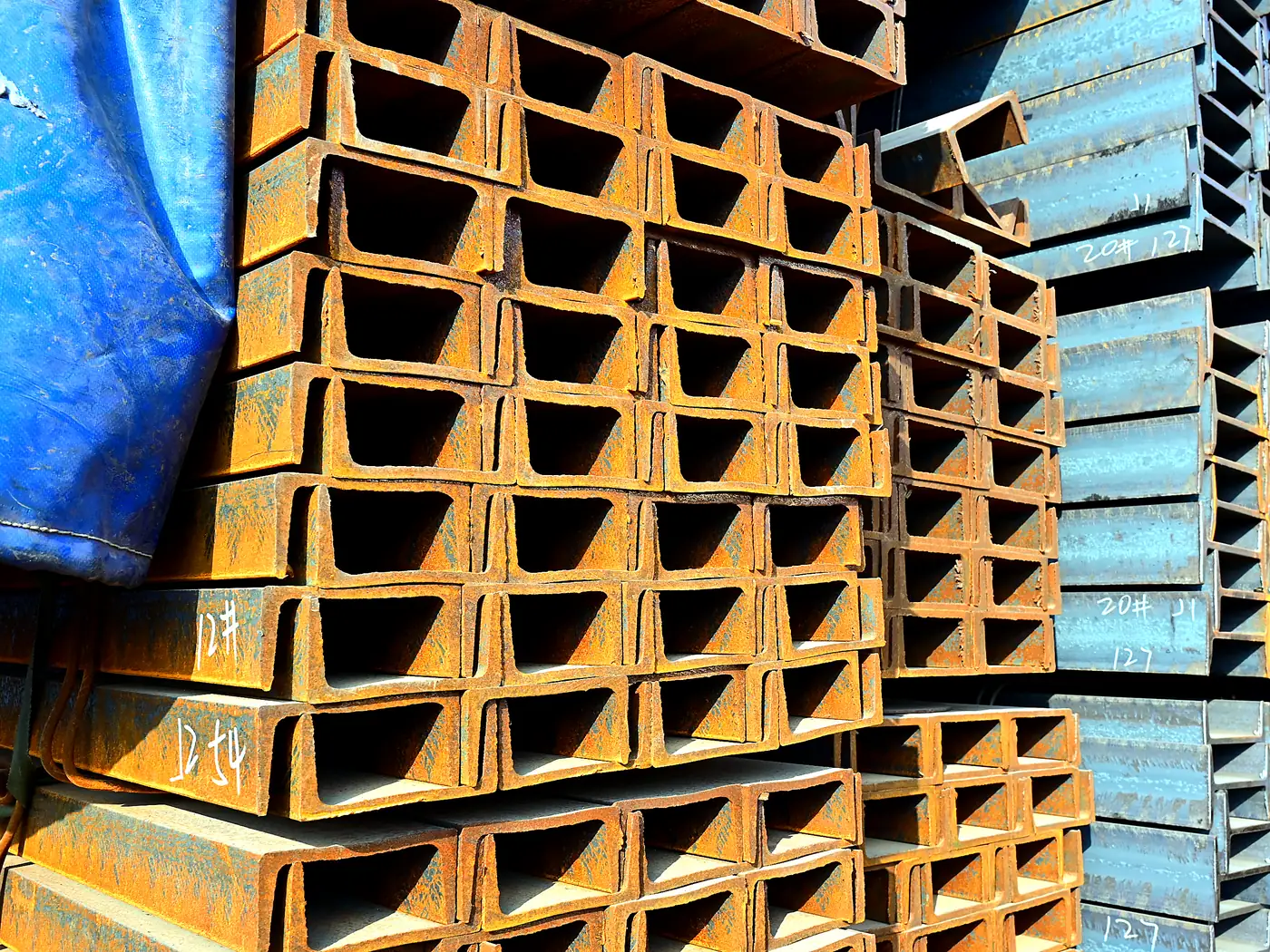 Manganese Channel Steel supplied from China - live stock ready for export