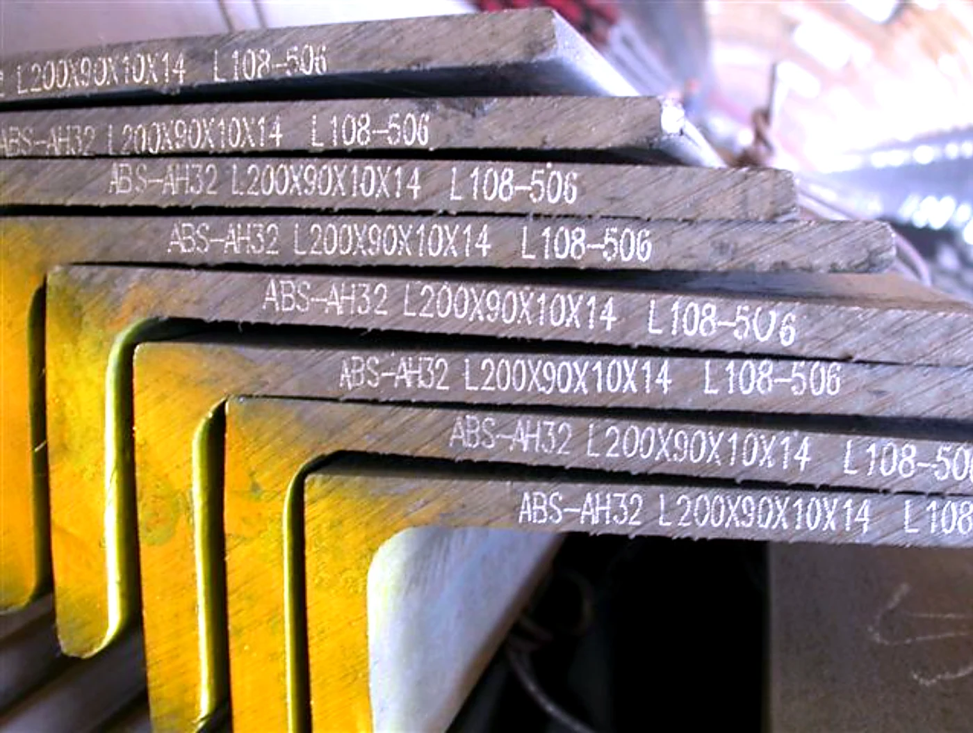 Unequal Angle Steel - production and quality control